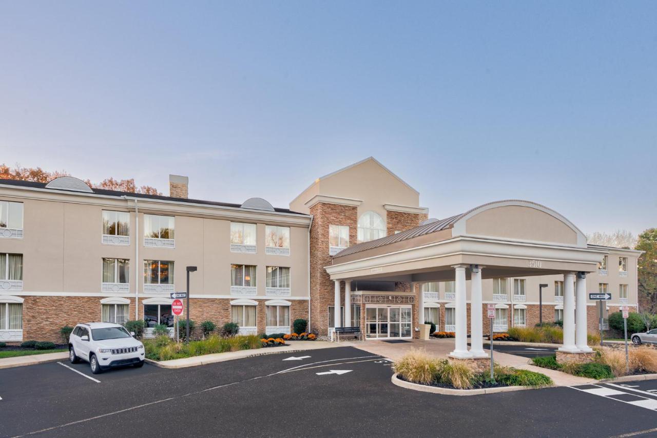 Holiday Inn Express - Neptune By Ihg Bagian luar foto