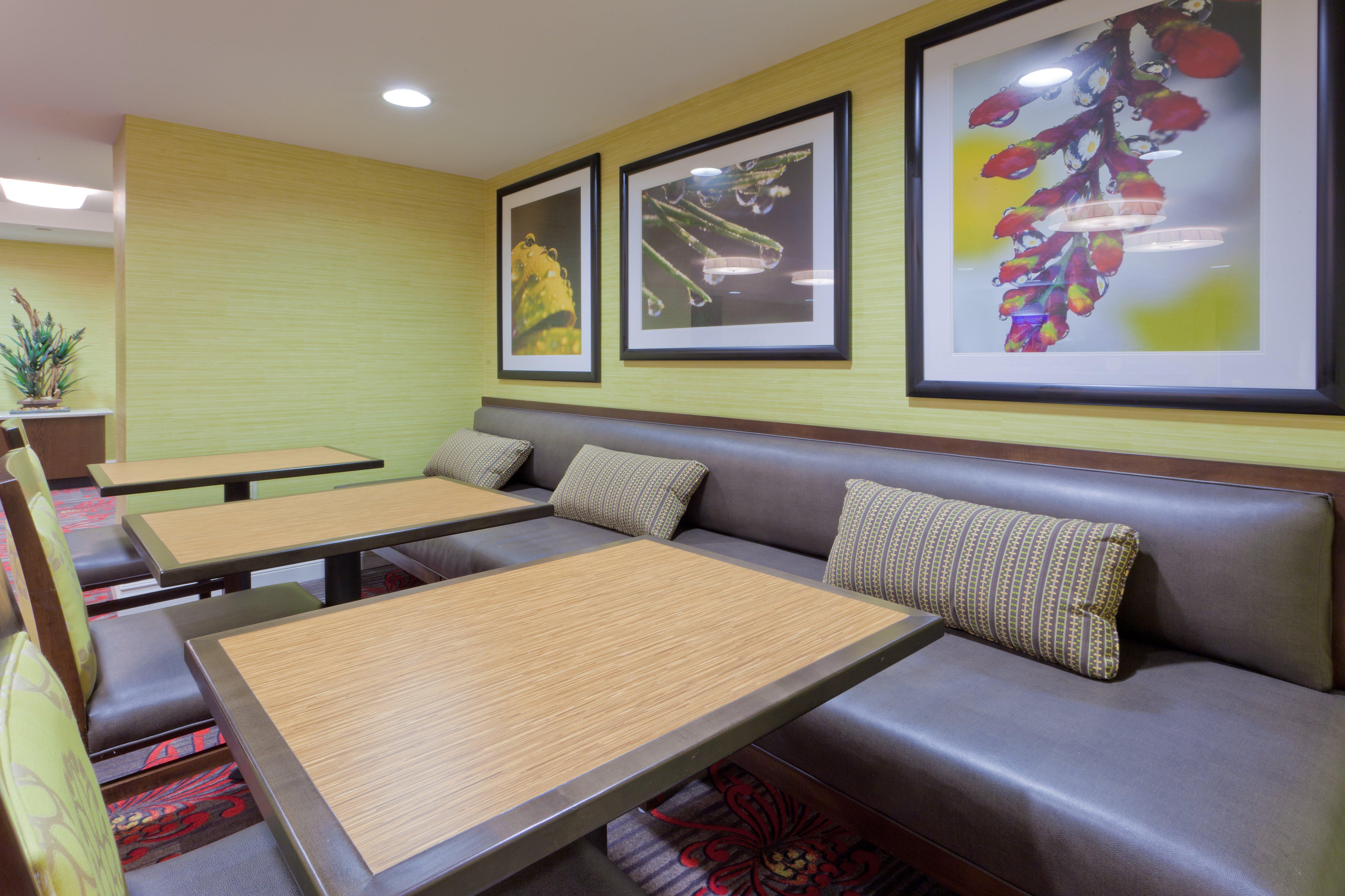 Holiday Inn Express - Neptune By Ihg Bagian luar foto