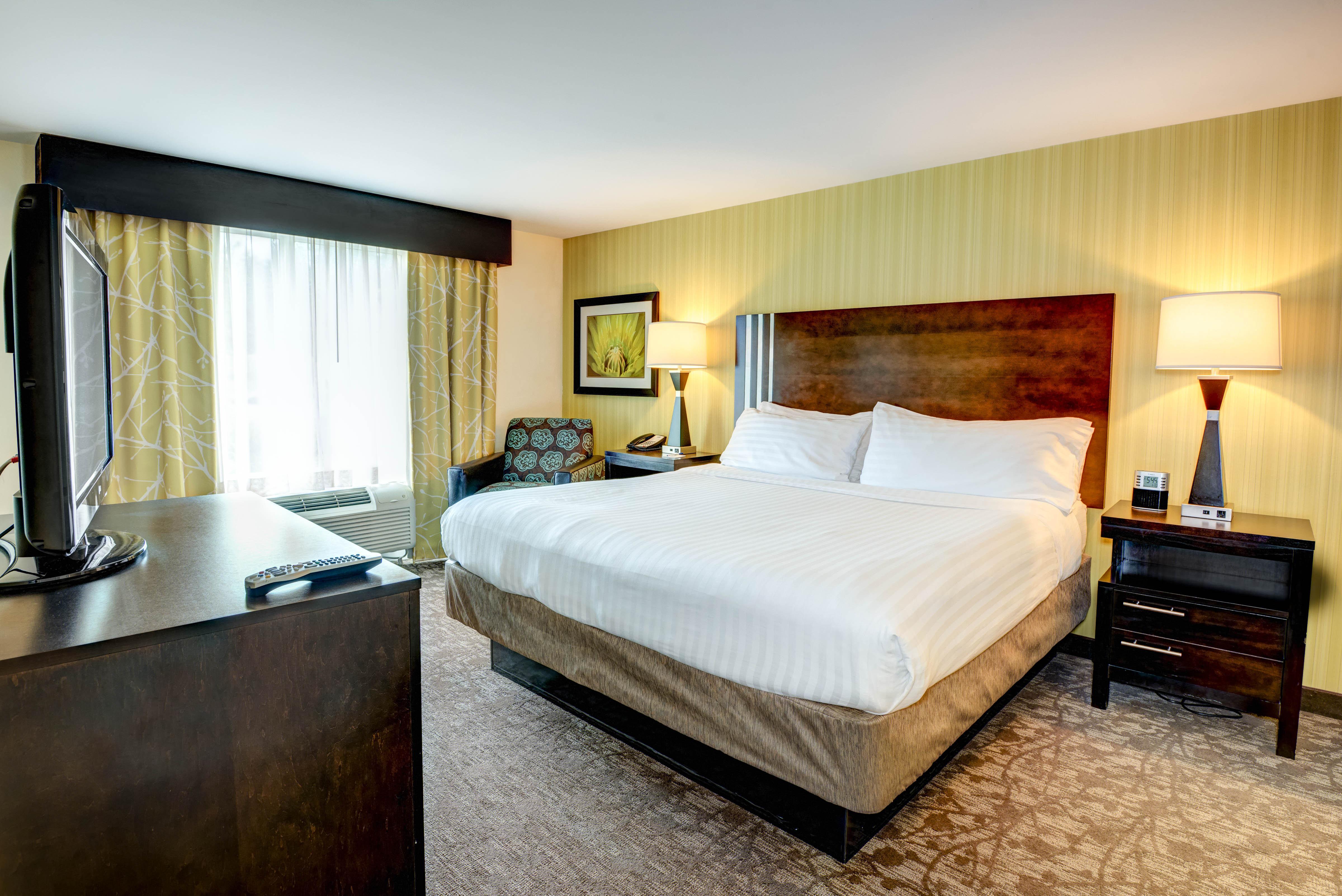 Holiday Inn Express - Neptune By Ihg Bagian luar foto