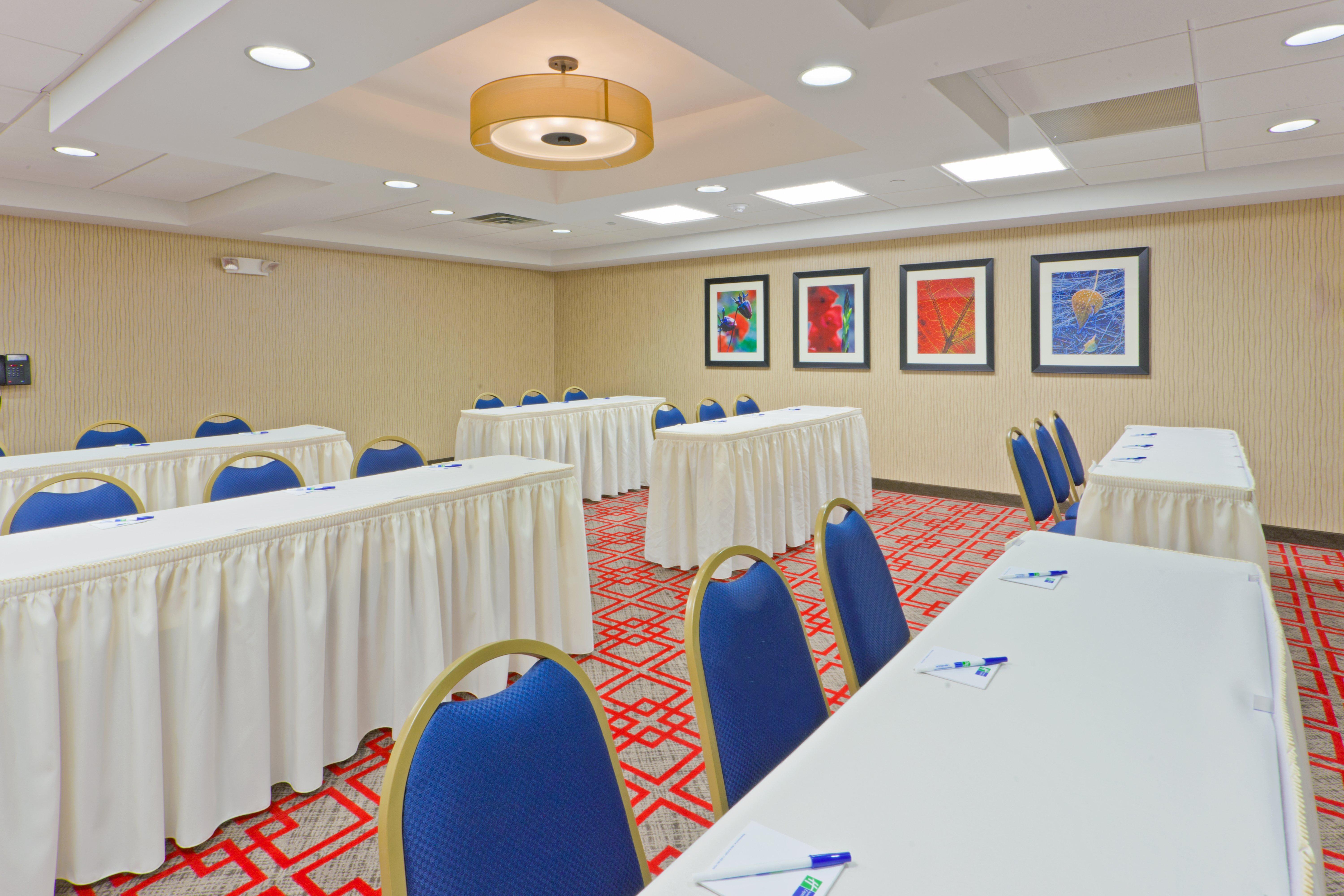 Holiday Inn Express - Neptune By Ihg Bagian luar foto