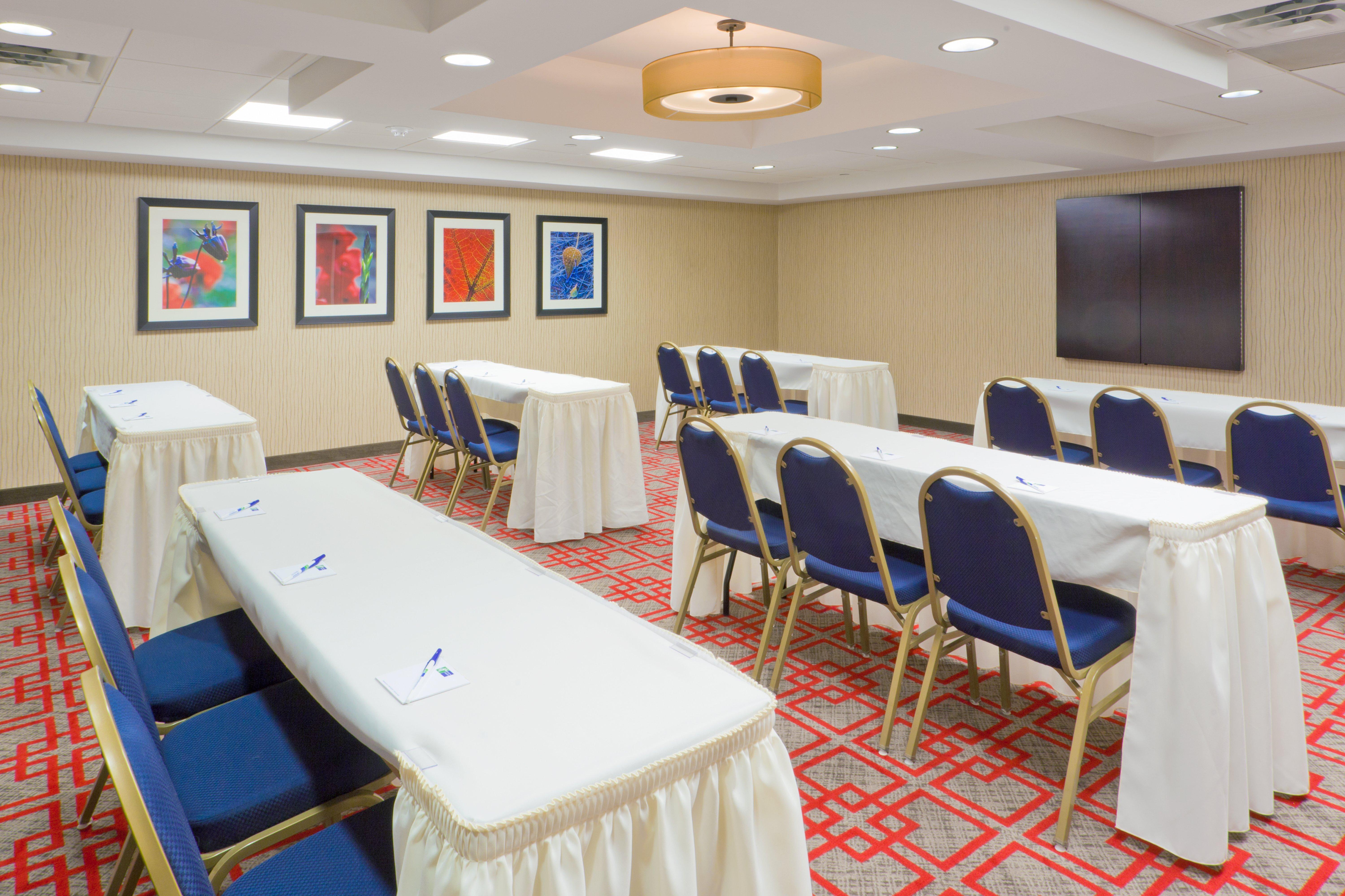 Holiday Inn Express - Neptune By Ihg Bagian luar foto