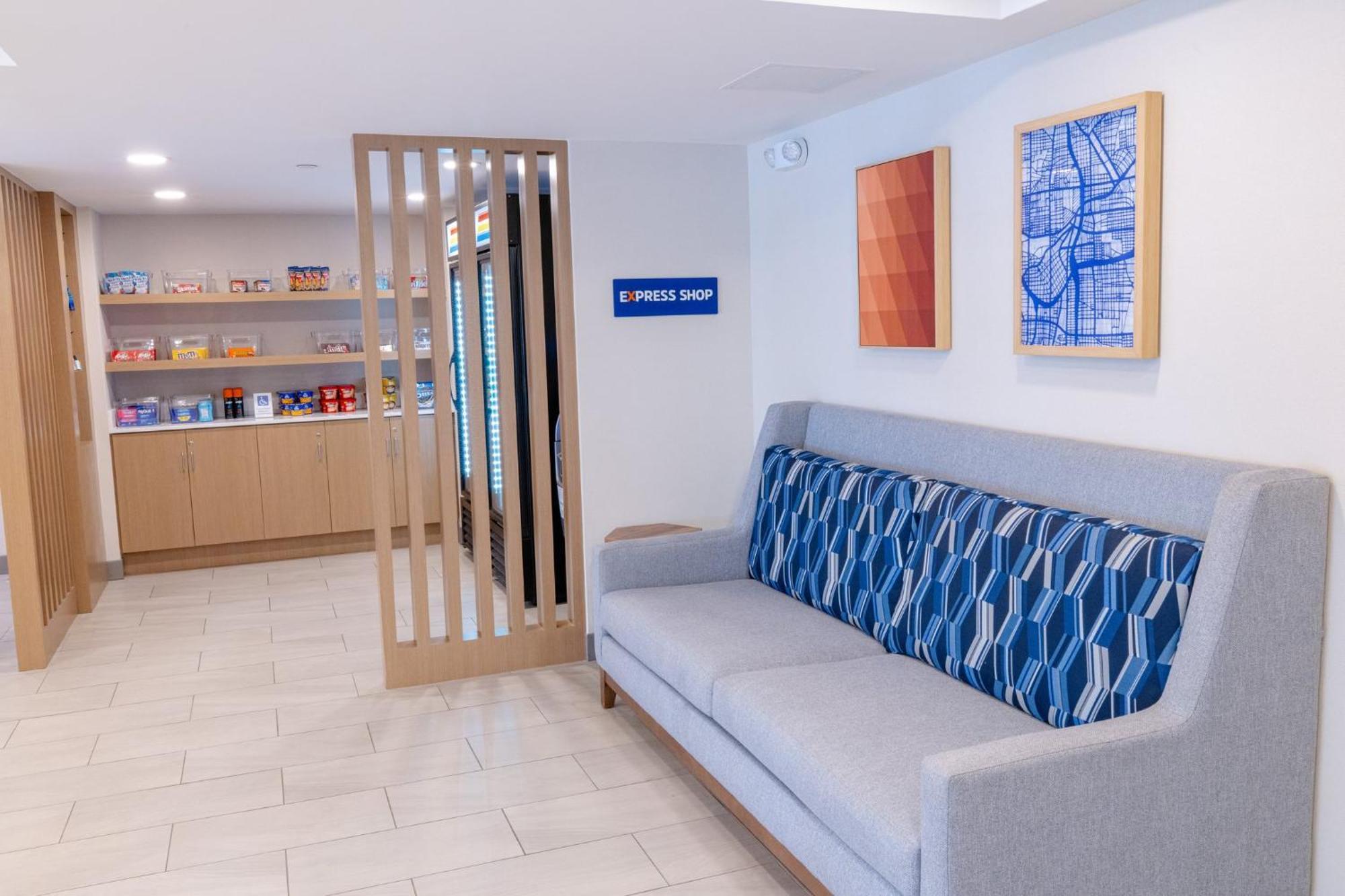 Holiday Inn Express - Neptune By Ihg Bagian luar foto