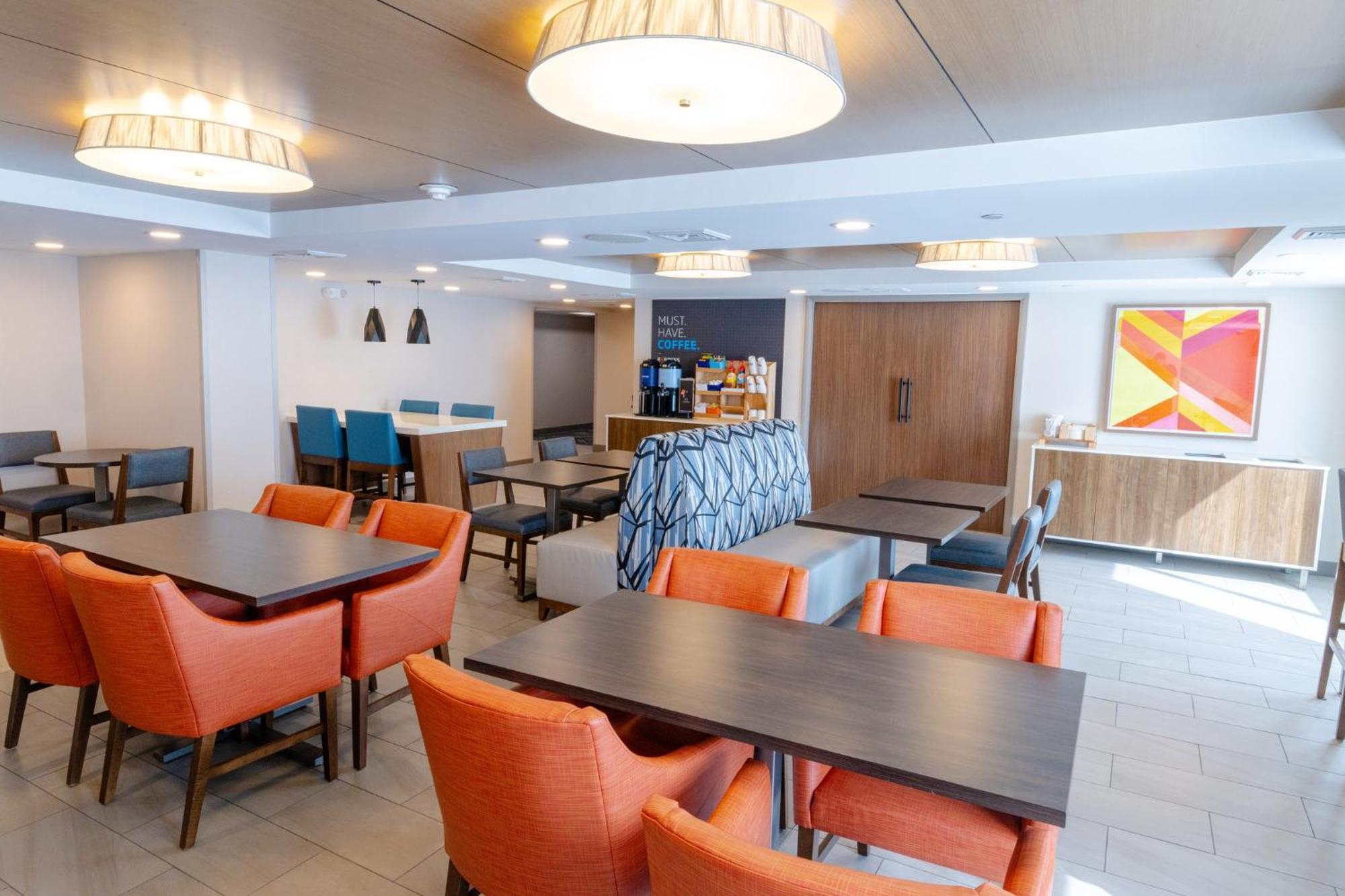 Holiday Inn Express - Neptune By Ihg Bagian luar foto