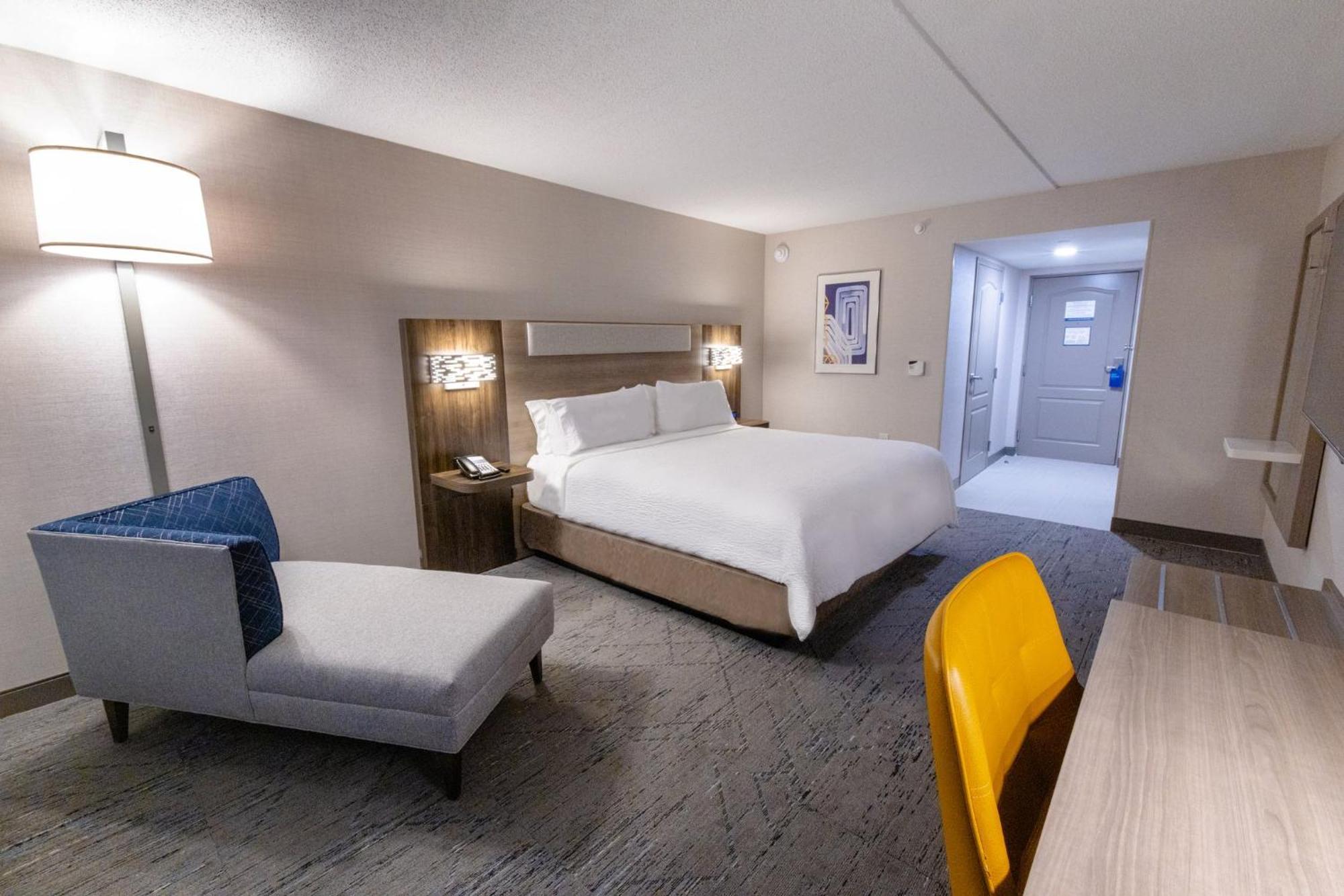 Holiday Inn Express - Neptune By Ihg Bagian luar foto