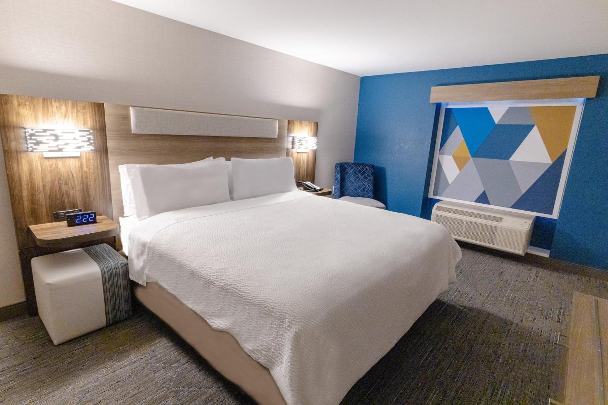 Holiday Inn Express - Neptune By Ihg Bagian luar foto