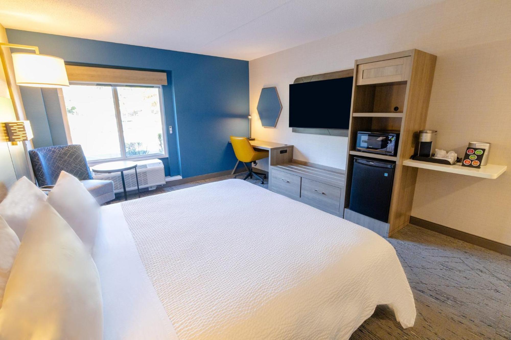Holiday Inn Express - Neptune By Ihg Bagian luar foto