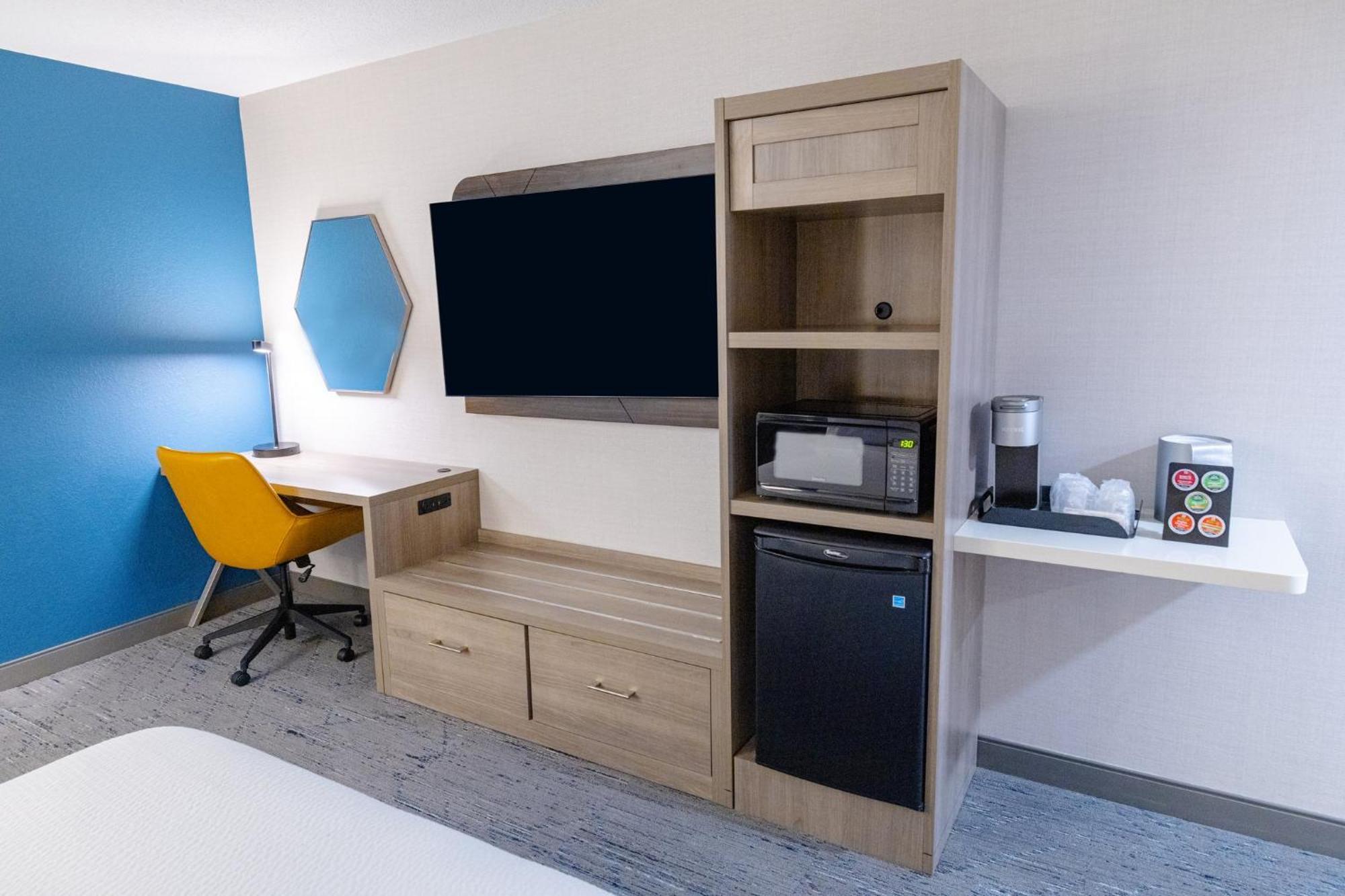 Holiday Inn Express - Neptune By Ihg Bagian luar foto